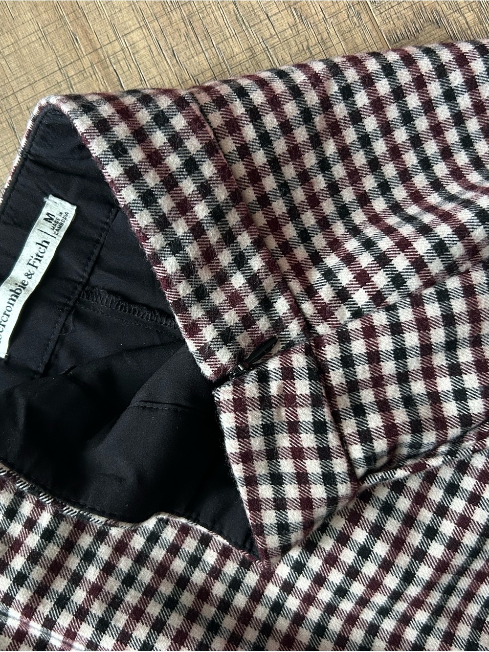 Abercrombie Plaid Mini Skort in Black, White & Burgundy - Picture 4 of 4